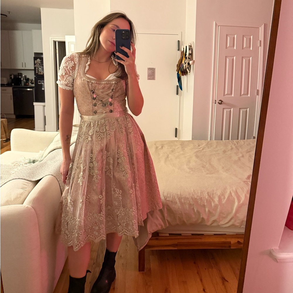 Bergweiss Dirndl with Blouse Size 34